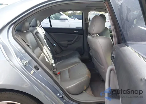 2004 Acura Tsx z USA, uszkodzony, nr VIN JH4CL96814C027233